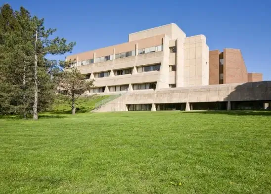 universidad publica de postgrado en canada